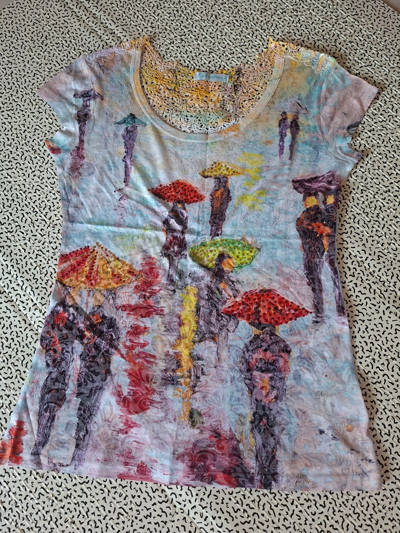 T-shirt femme Ky Création M imprimé artistique dentelle strass multicolore original – photo 6